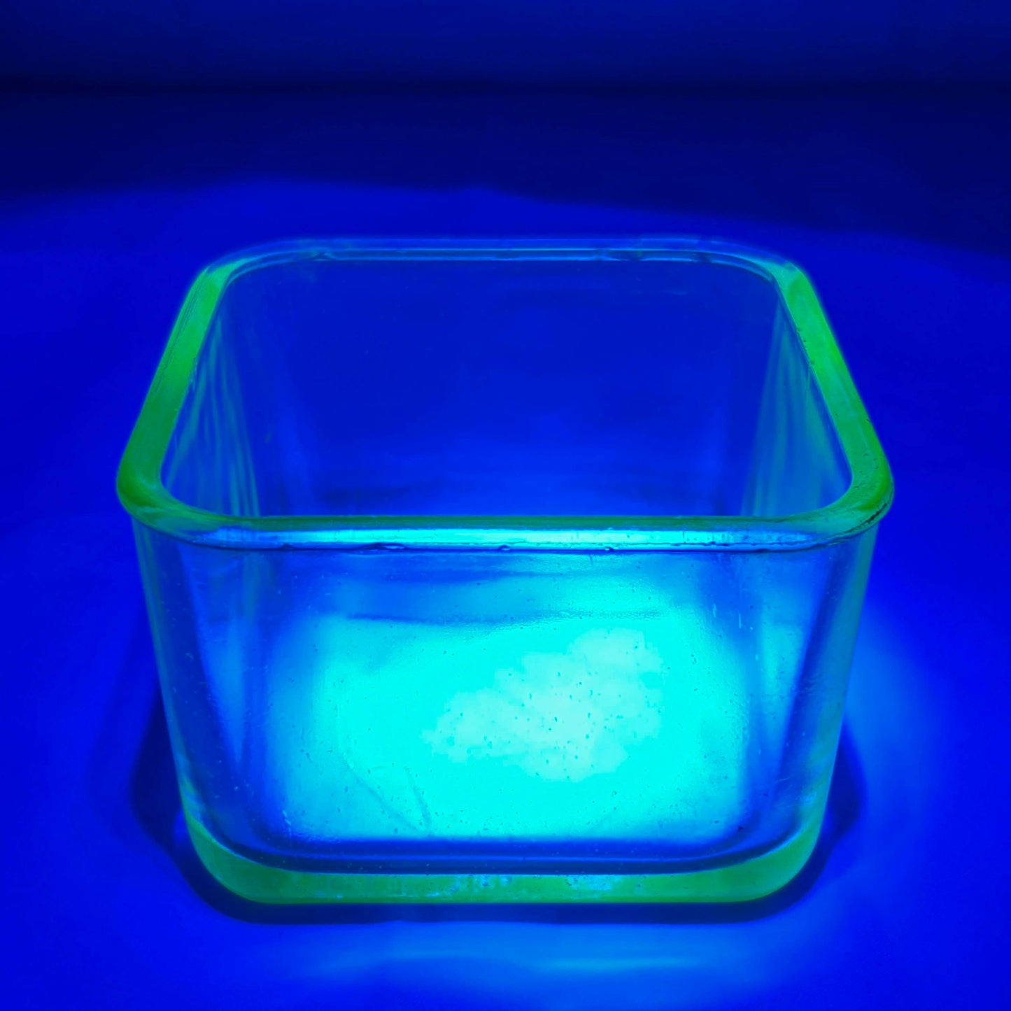 Uranium Vintage Tupperware