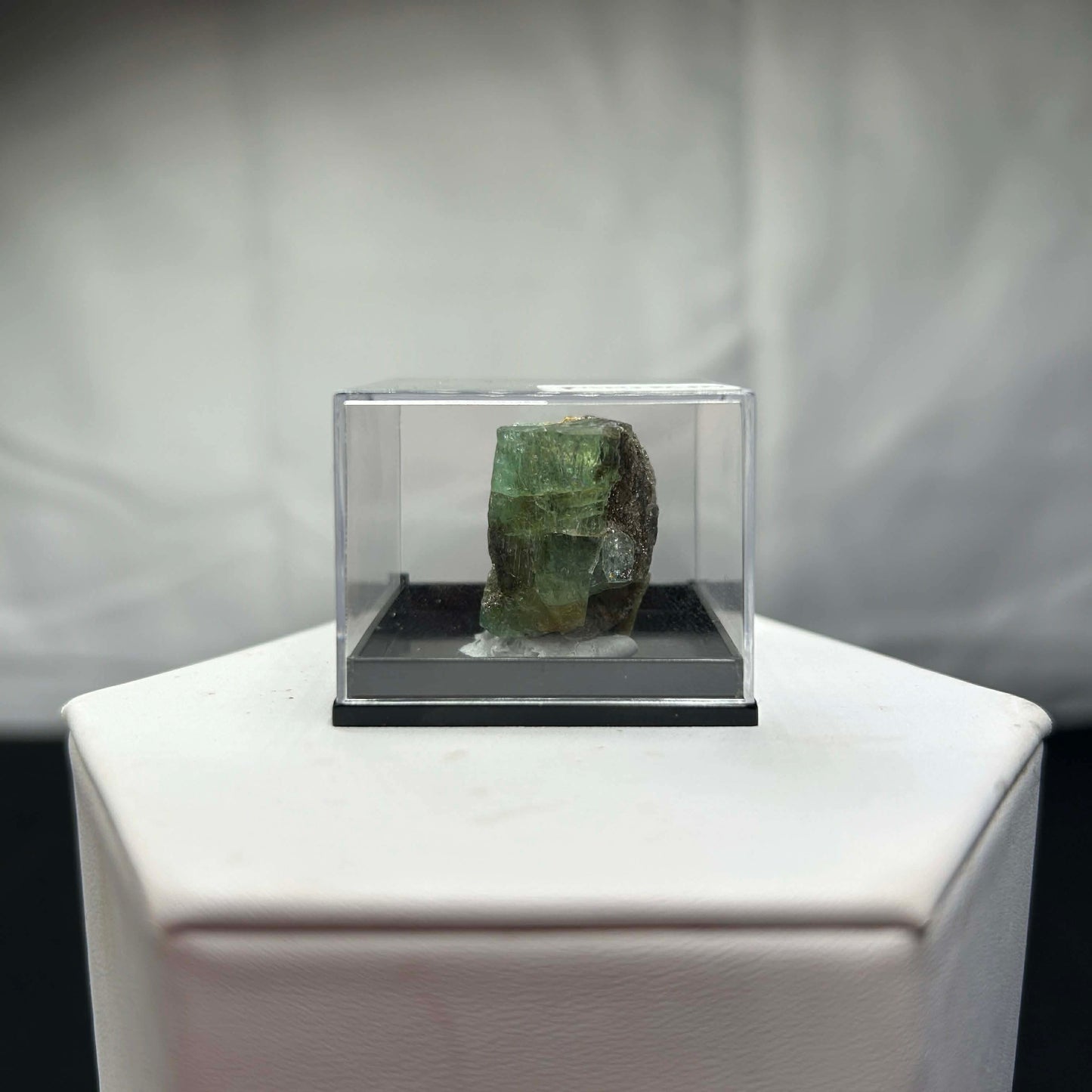 Emerald Peaky Specimen