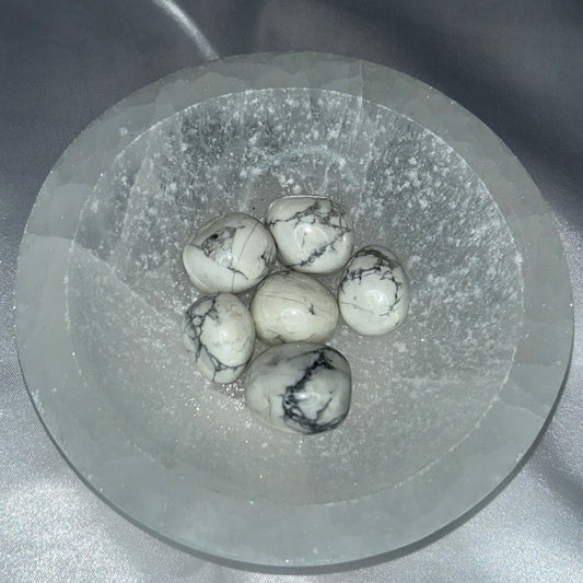 Howlite Tumbles