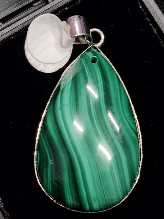 Malachite Raindrop Cut in Sterling Silver