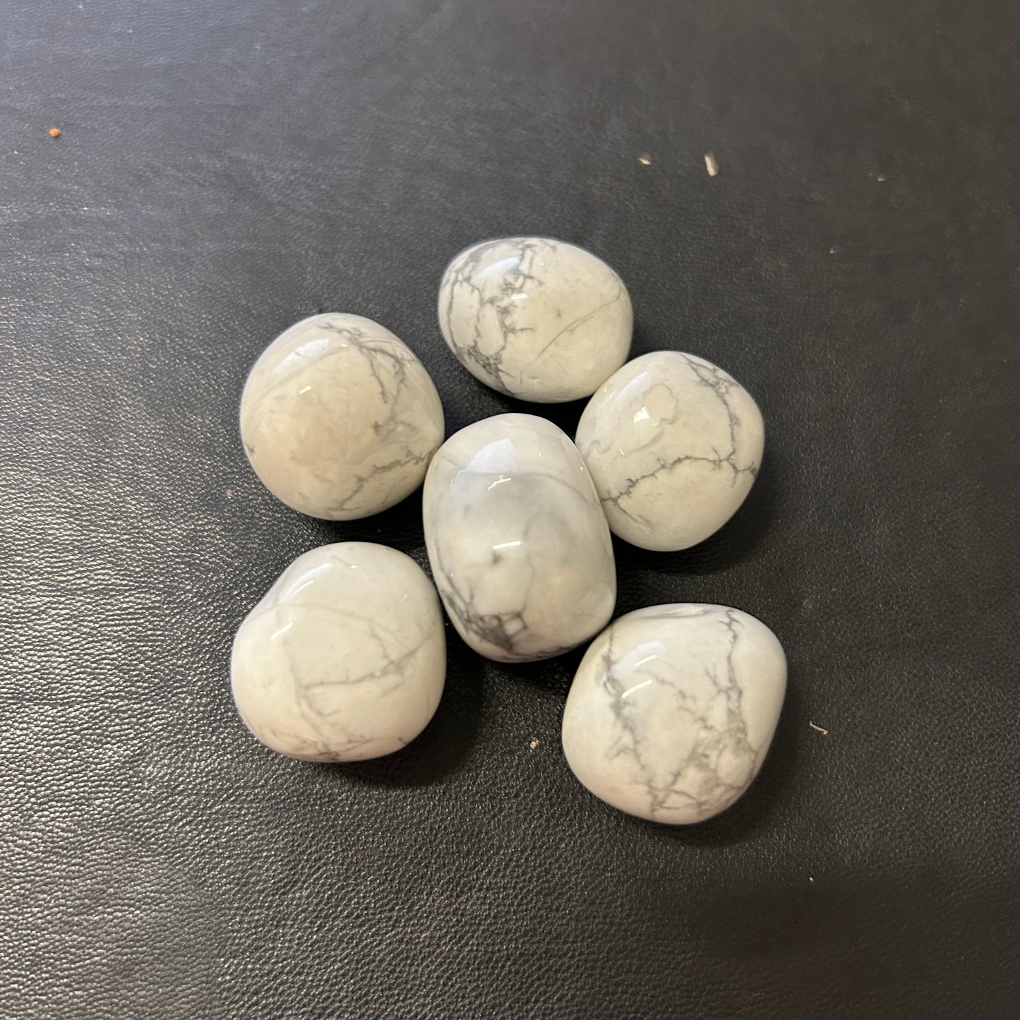 Howlite Tumbles