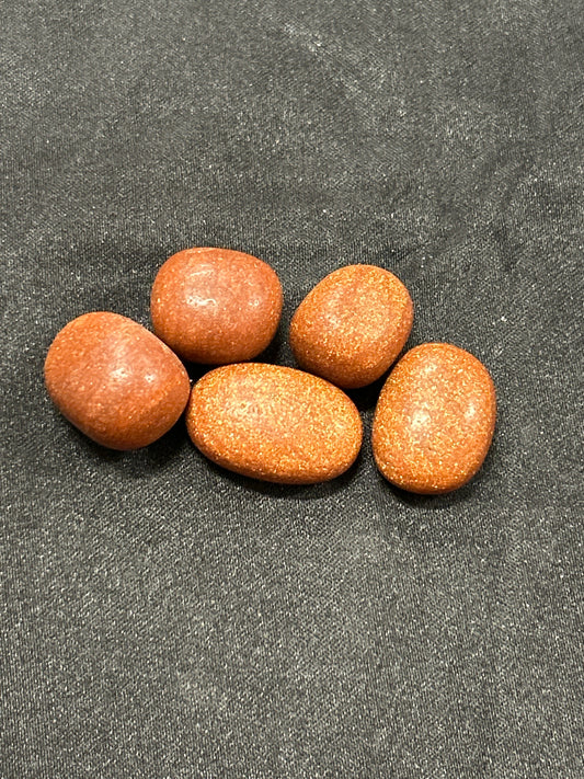 Gold Sandstone Tumbles (SM.)