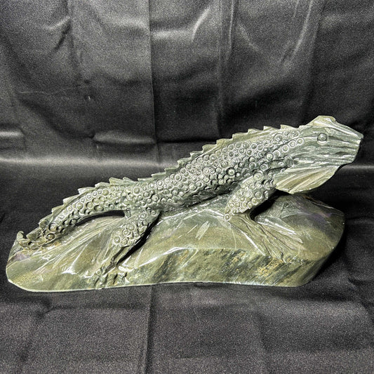 Nephrite Jade Iguana Statue