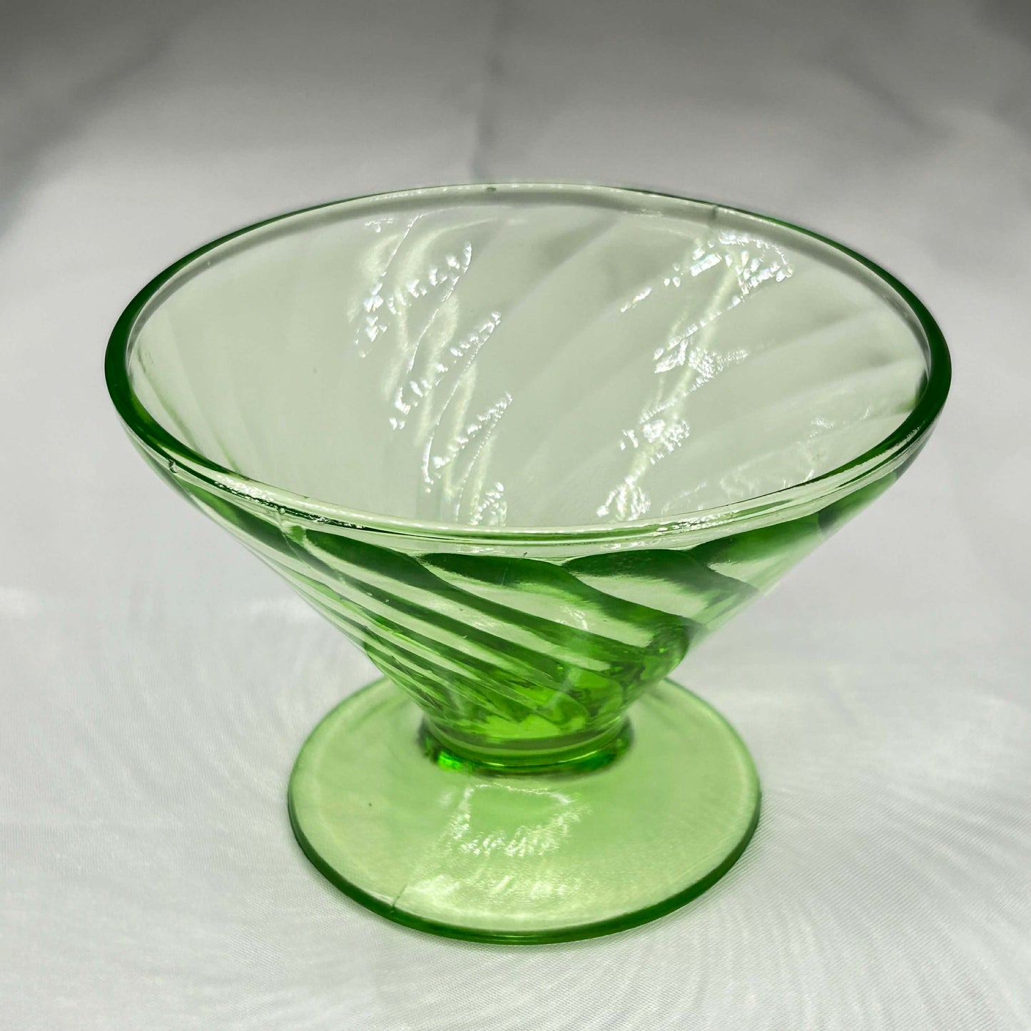 Uranium Vintage Ice Cream Twisted Cups