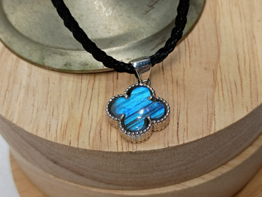 Rainbow Flash Labradorite Clover Necklace 9.25 Sterling Silver