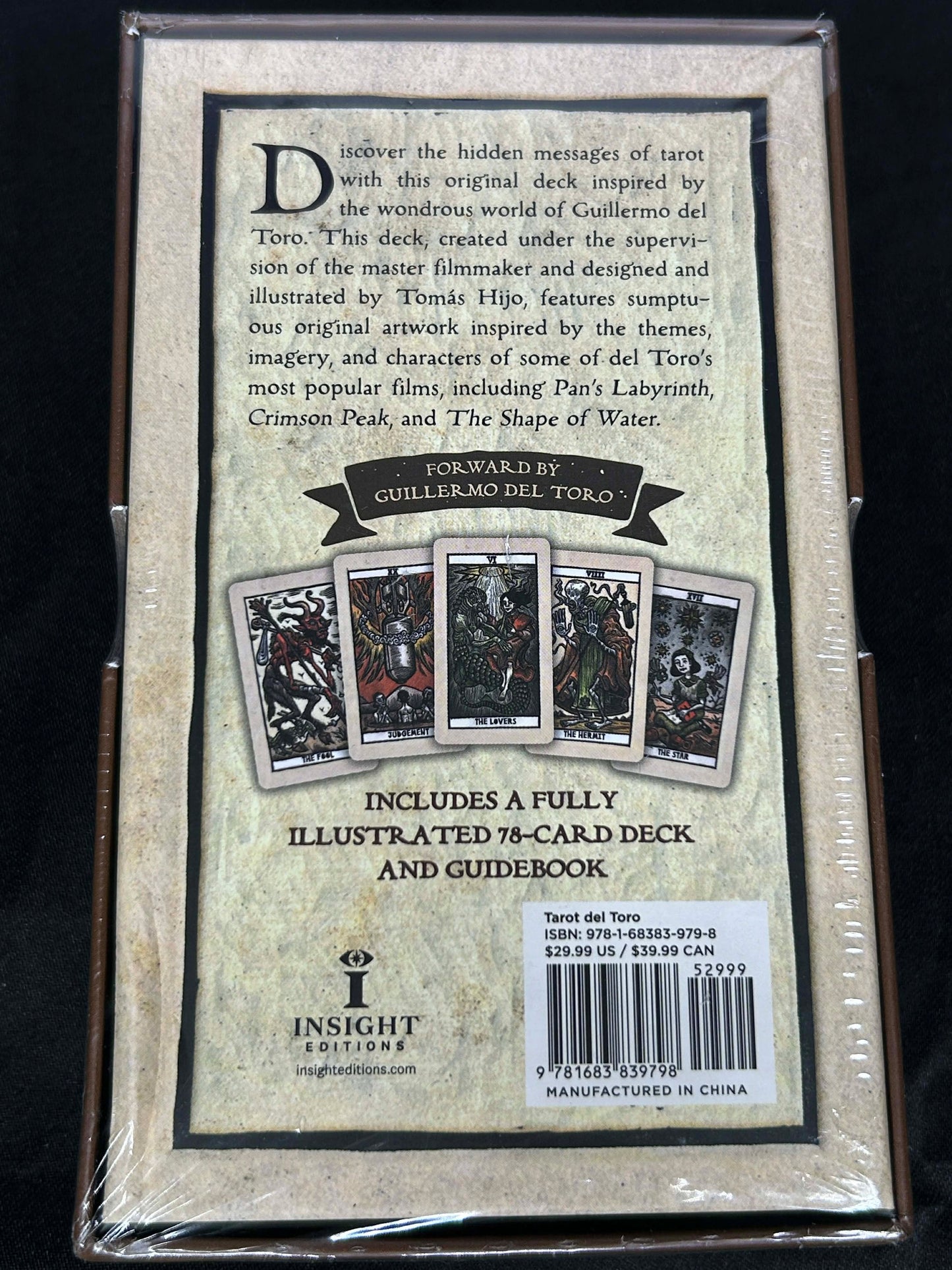 Tarot Del Toro terror deck and guide book