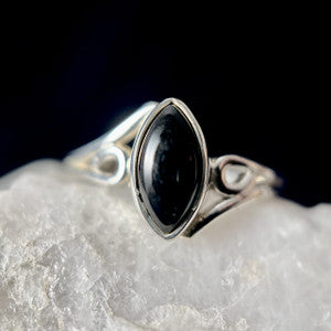 Sterling Silver Black Onyx ring (size 8)