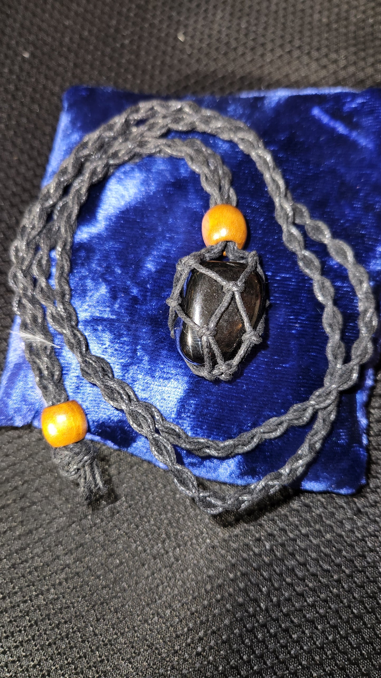 Cord tumble hammock (necklace)