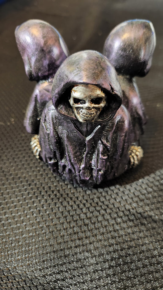 Silver face reaper sphere holder