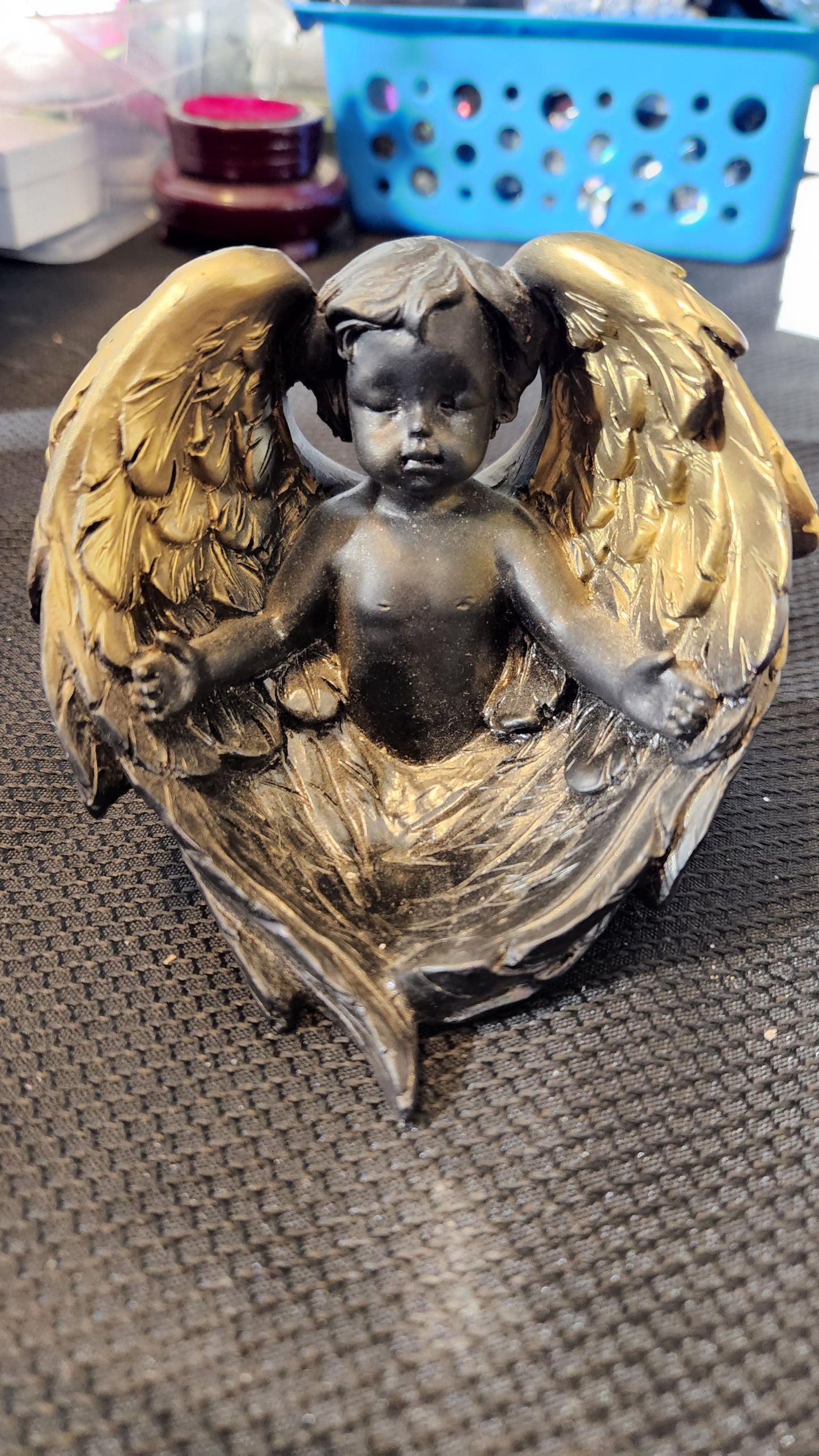 Black & gold cherub sphere holder