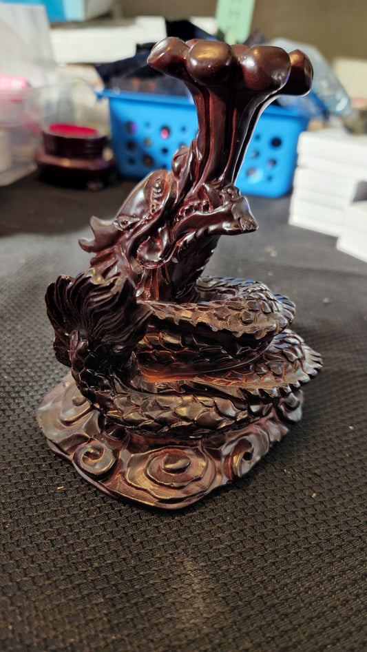 Coiled dragon sphere holder