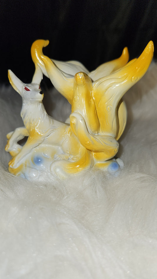 Yellow & white ninetales sphere holder