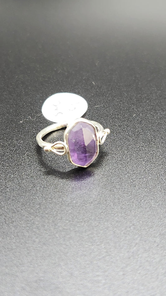 Sterling Silver DT Amethyst ring (size 4)