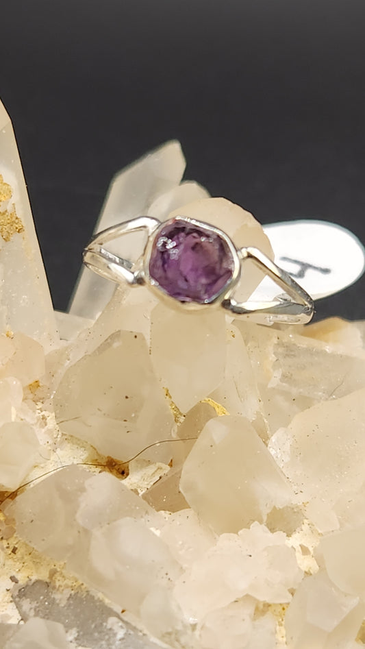 Sterling Silver raw Amethyst ring (size 4)