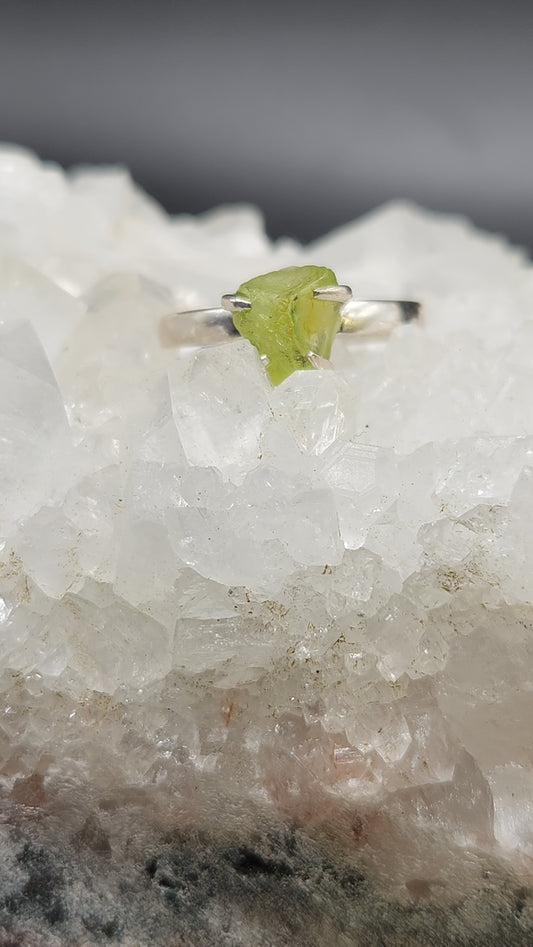 Sterling Silver Peridot ring (size 7)