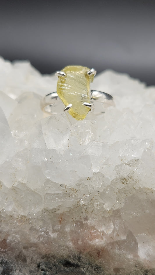 Sterling Silver Lemon Topaz ring (size 6)