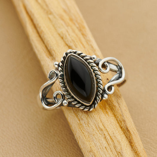 Sterling Silver Black Onyx horseshoe ring (size 9)