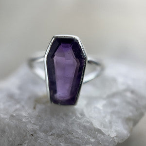 Sterling Silver Amethyst coffin ring (size 8)