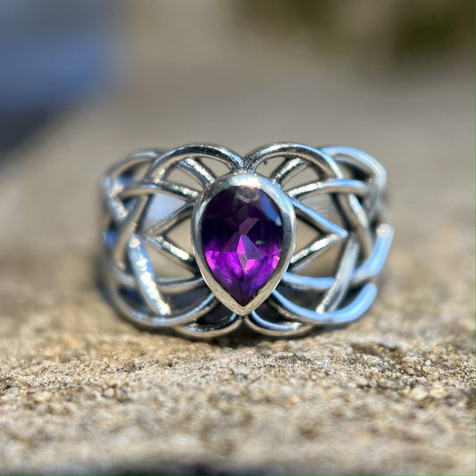 Sterling Silver Celtic Amethyst ring (size 8)