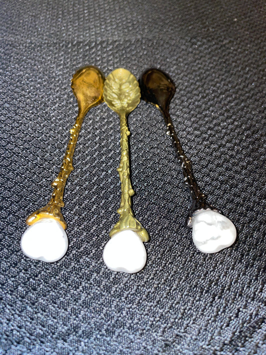 Howlite witch spoon’s