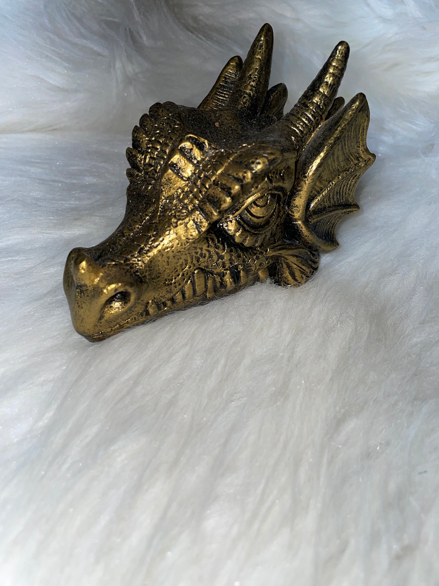 Gold dragon head sphere holder