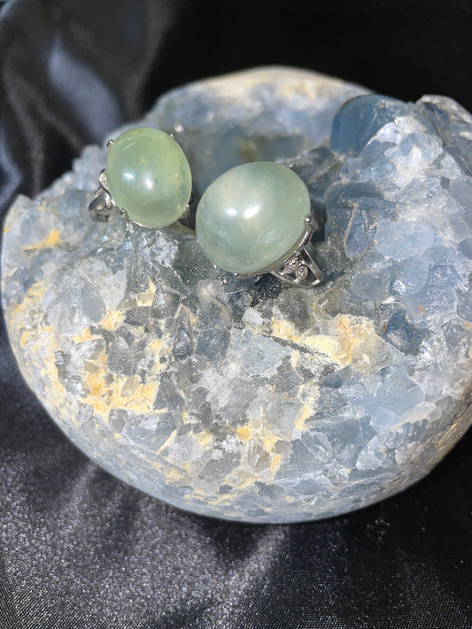 Prehnite adjustable ring