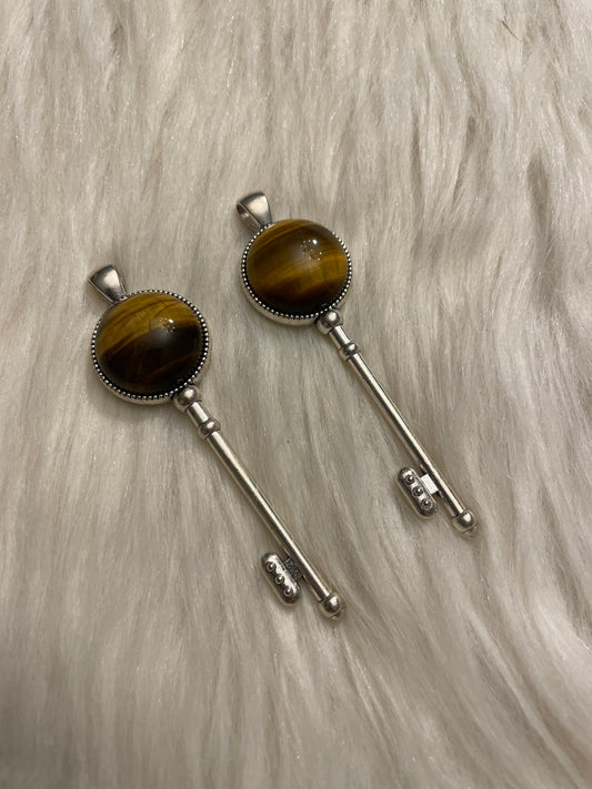 Tiger eye key pendent (silver tone)