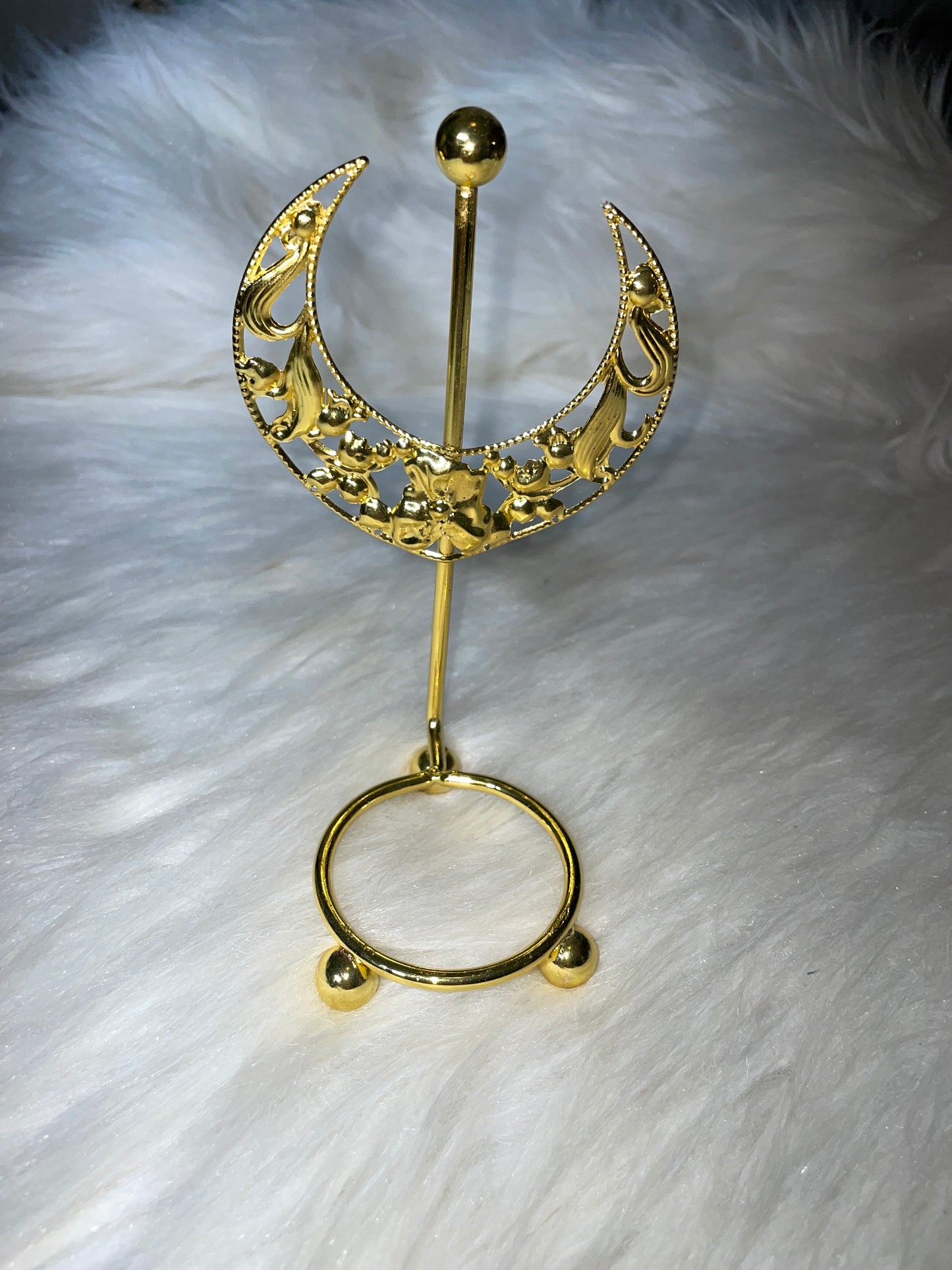 Gold moon sphere holder