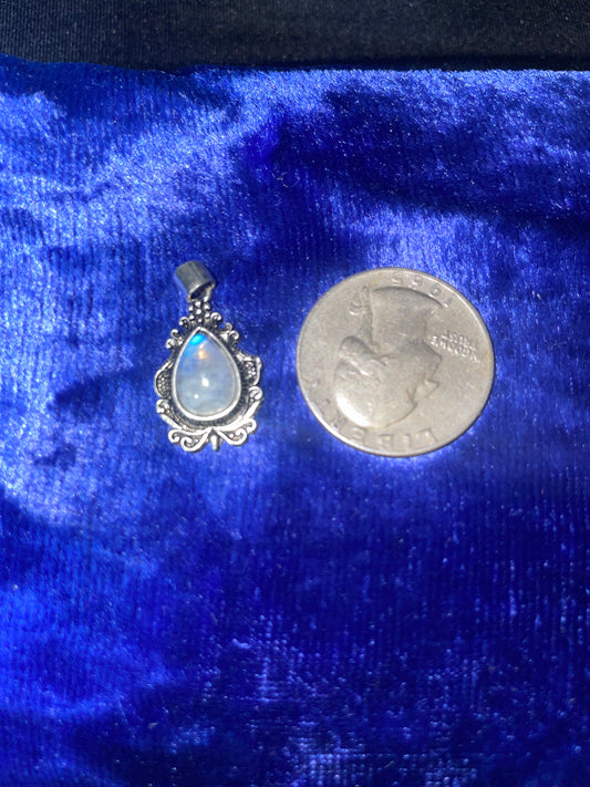 Moonstone drop pendent  (silvertone)