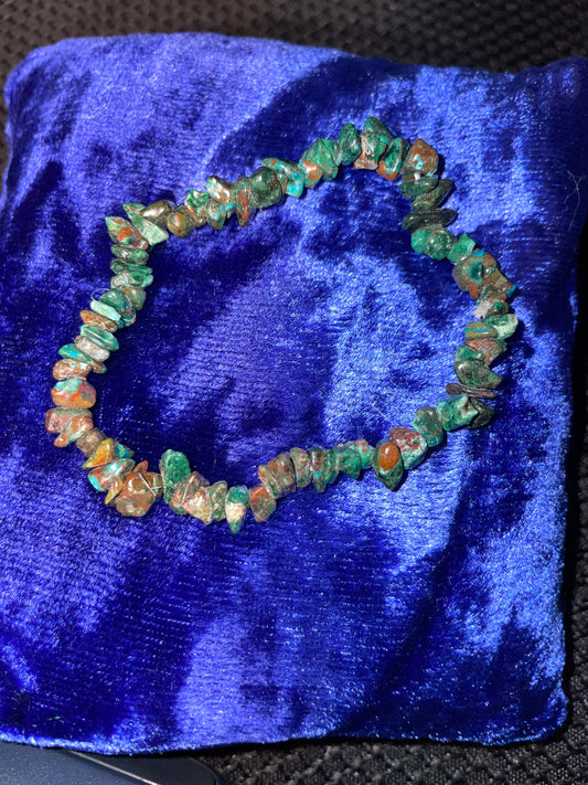 Emerald chip bracelet