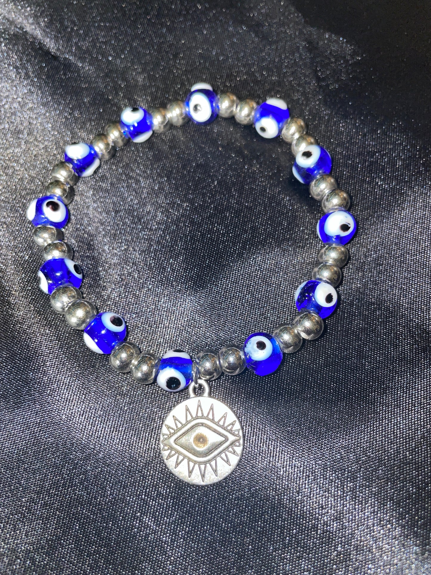 Evil eye bracelet with Silver tone eye charm