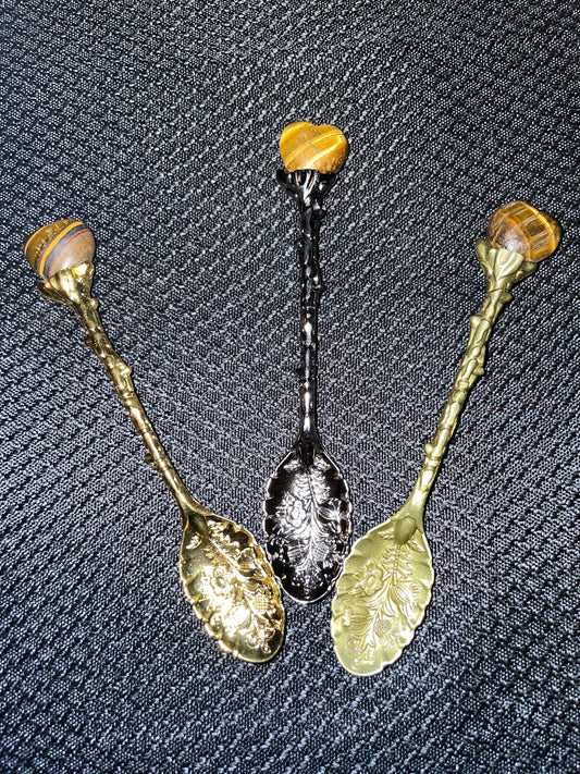 Tiger eye witch spoon’s