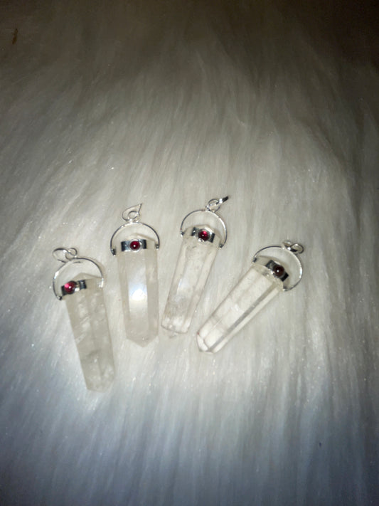 Clear quartz DT pendent silvertone