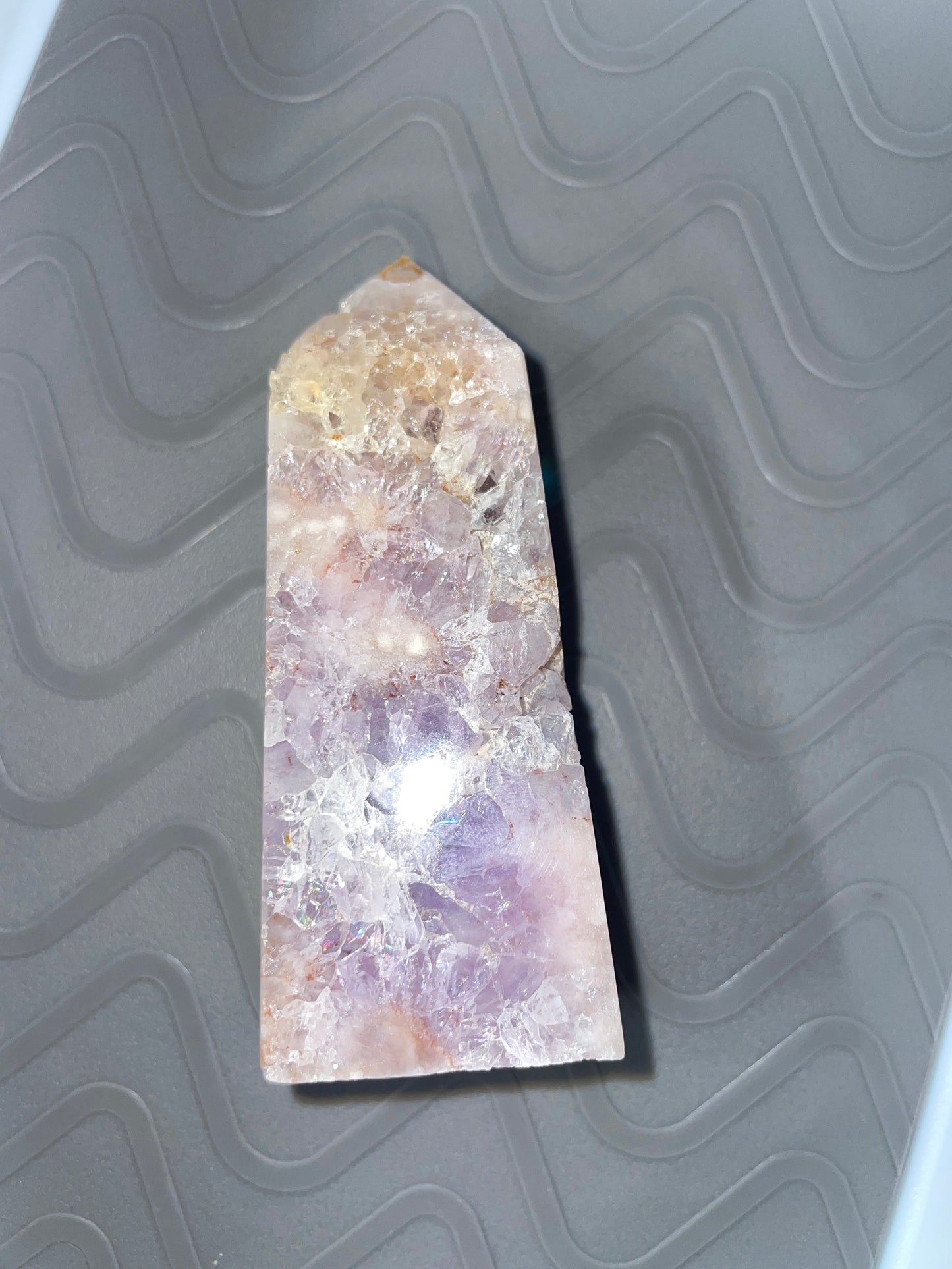 Purple flower agate point