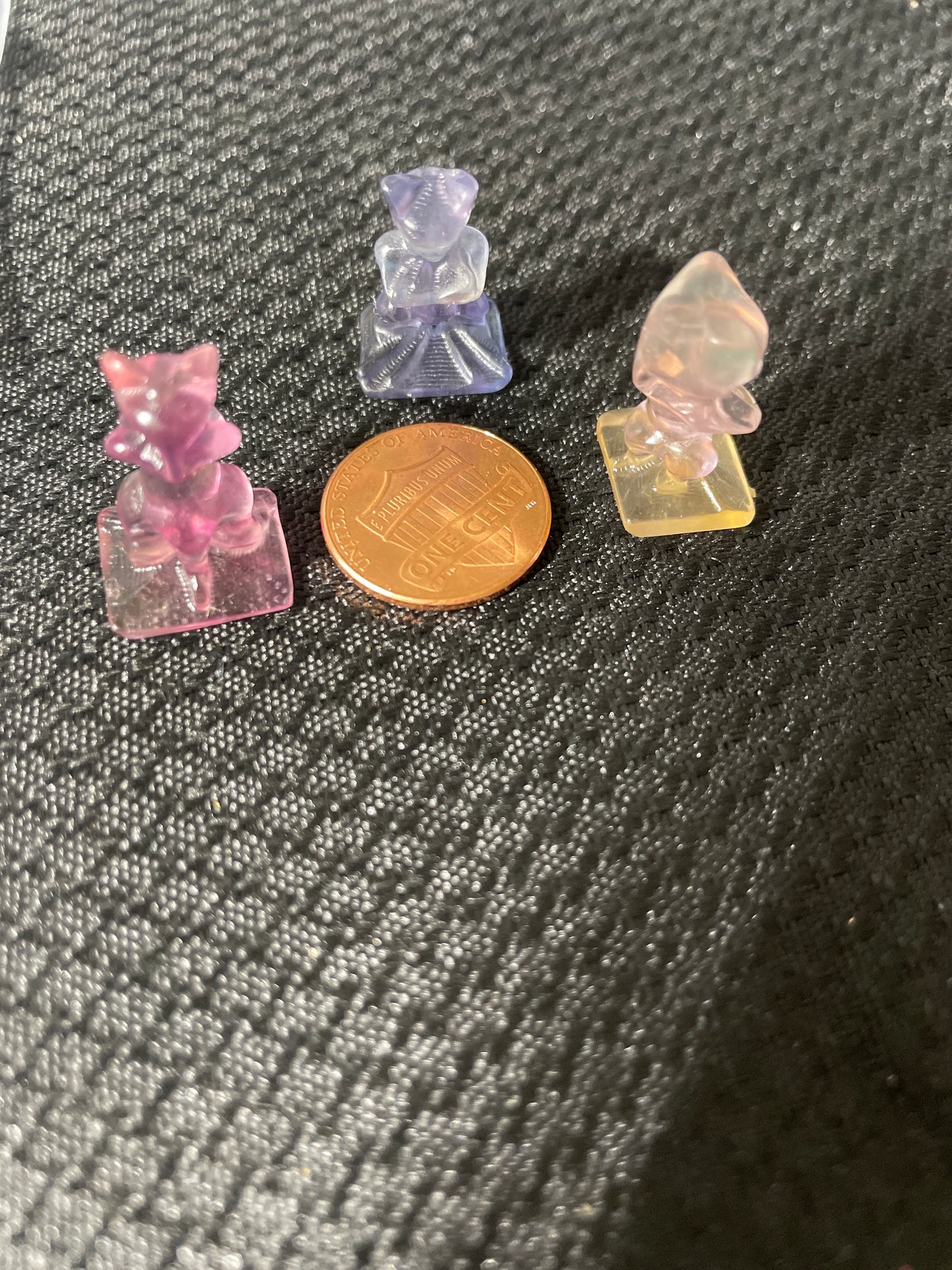 Mini fluorite Pokémon (mewtwo standing)