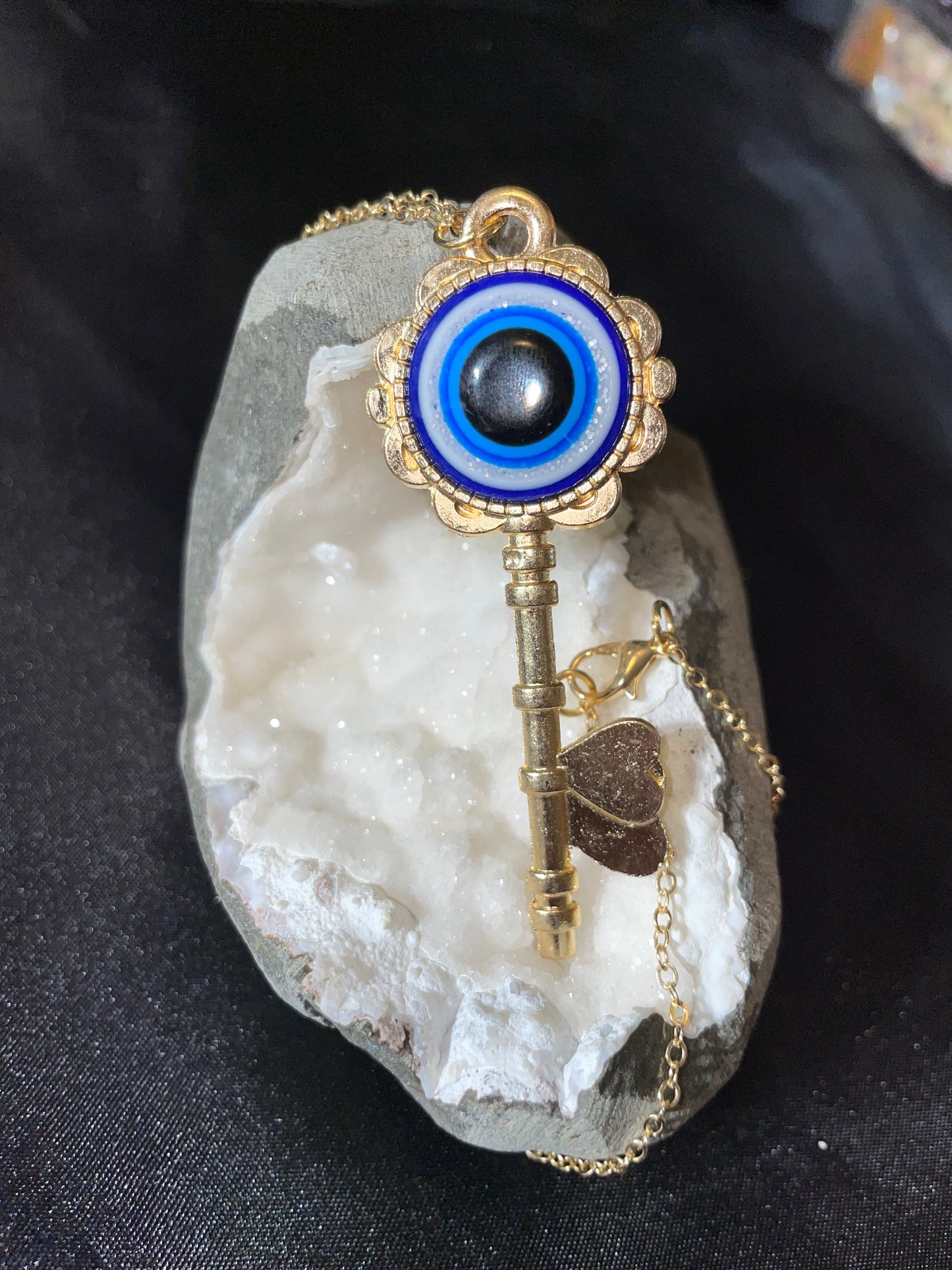 Evil eye Key pendent (Gold tone)