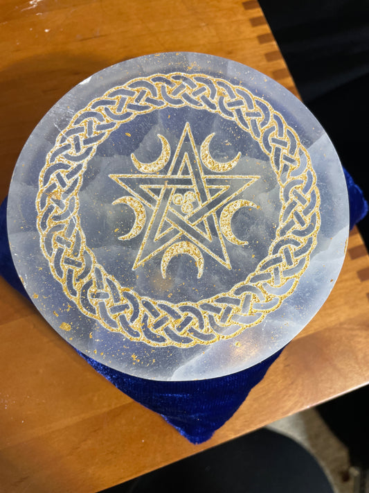 Selenite charging plate ( pentacle with Celtic knot)