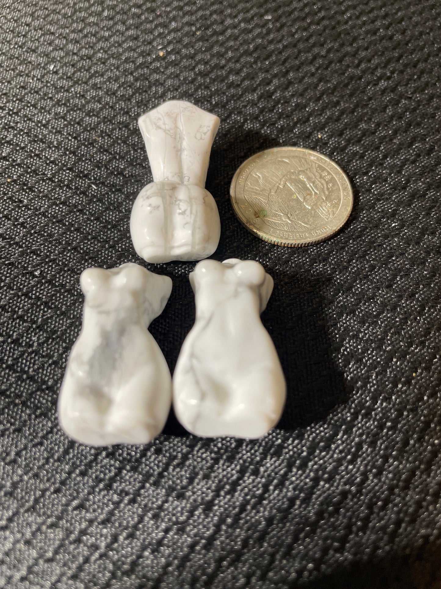 Howlite mini goddess body