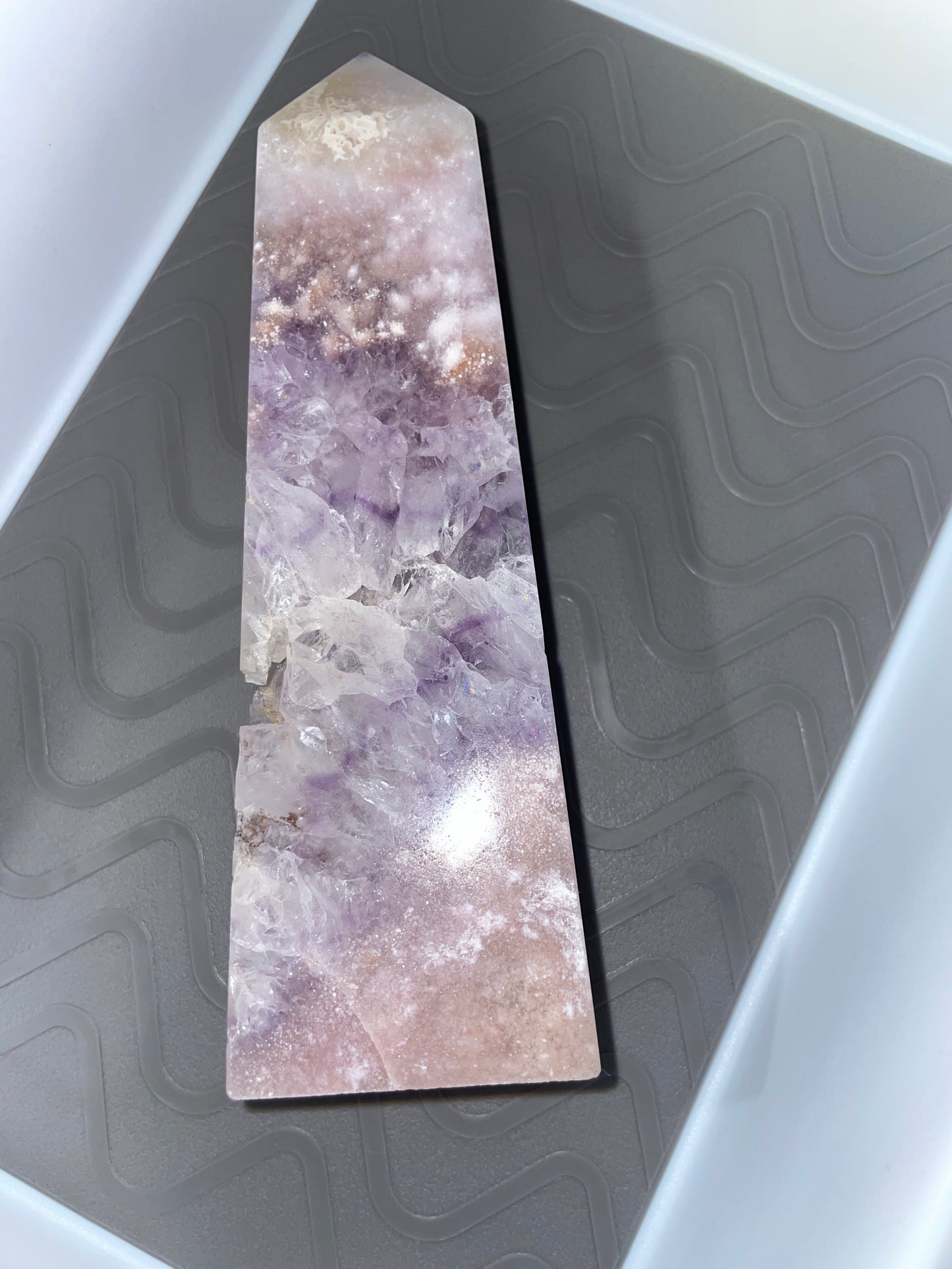 Purple flower agate point