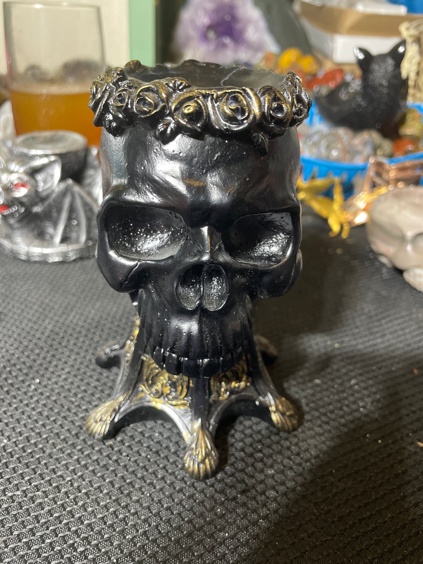 Black & gold skull sphere holder