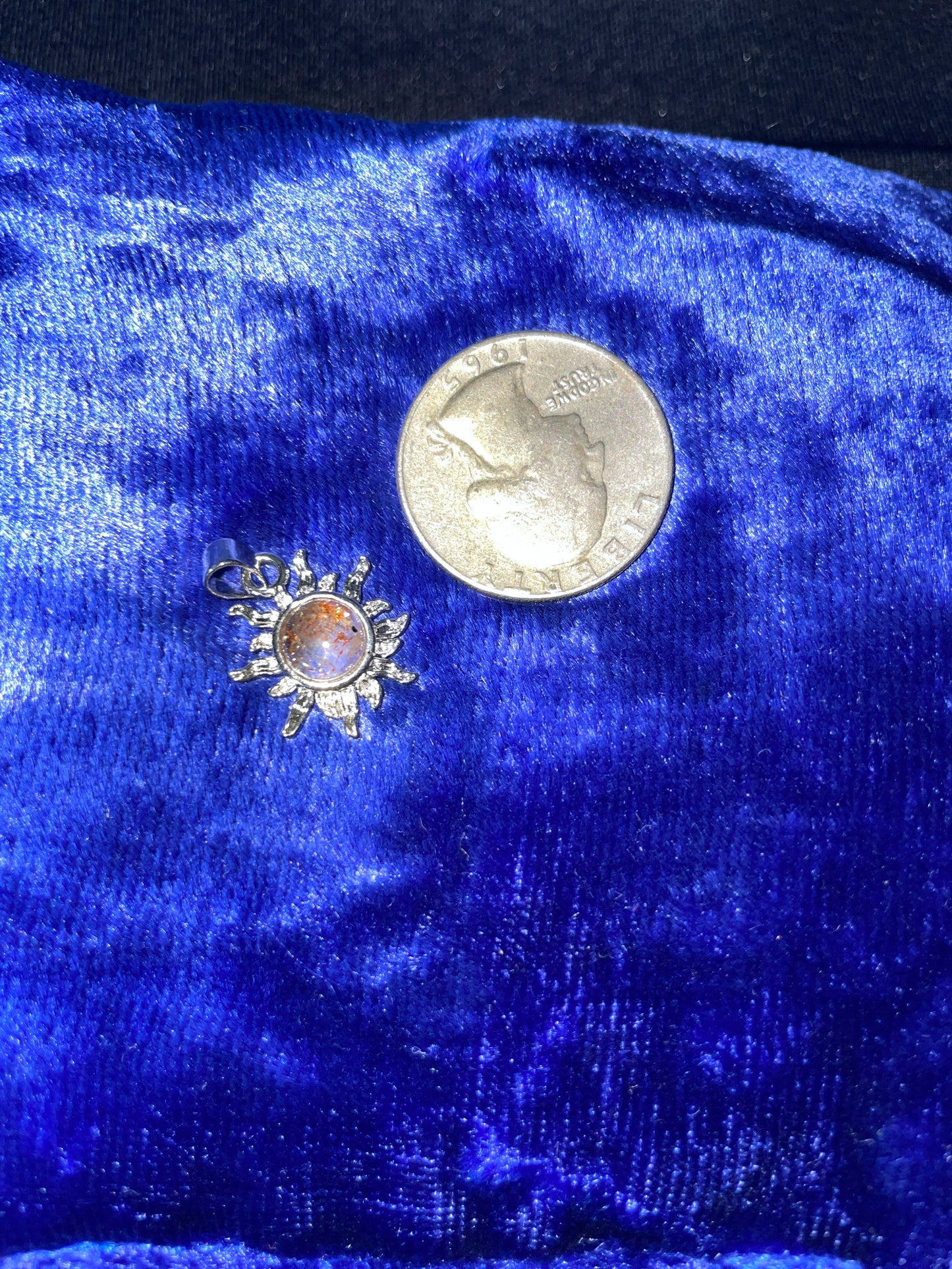 Fire quartz sun pendent (silvertone)